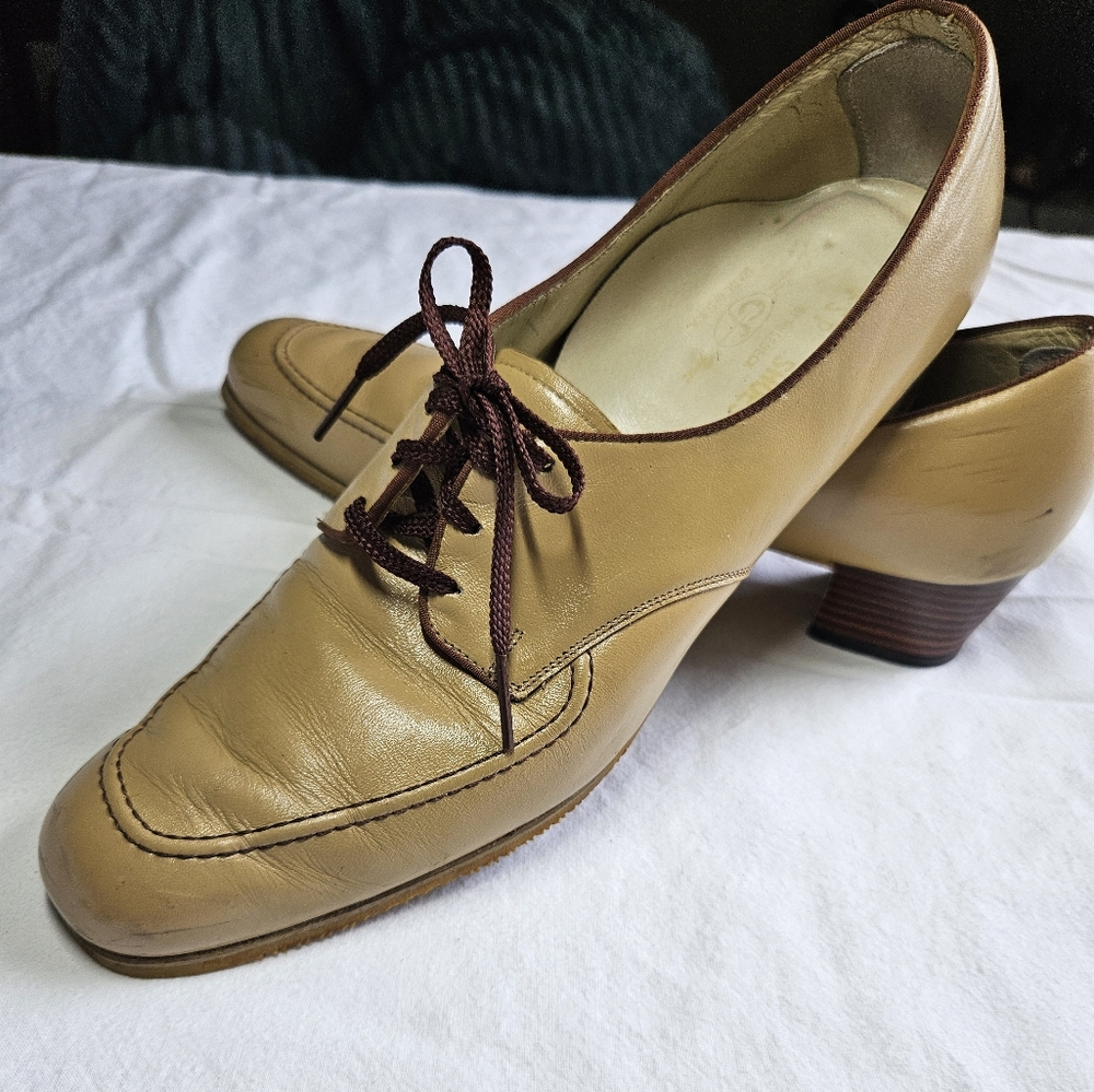 Vintage Helseen Tan Leather Women's Shoes